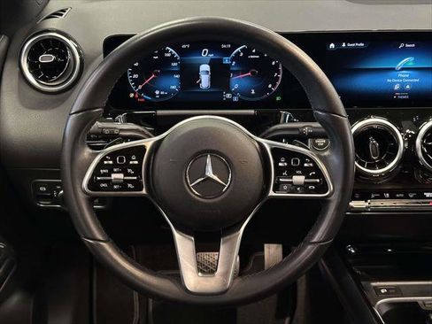 Used 2022 Mercedes-Benz GLA 250 4MATIC image 11