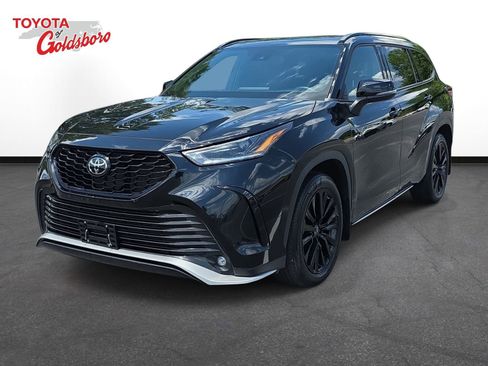 Used 2023 Toyota Highlander XSE FWD image 1
