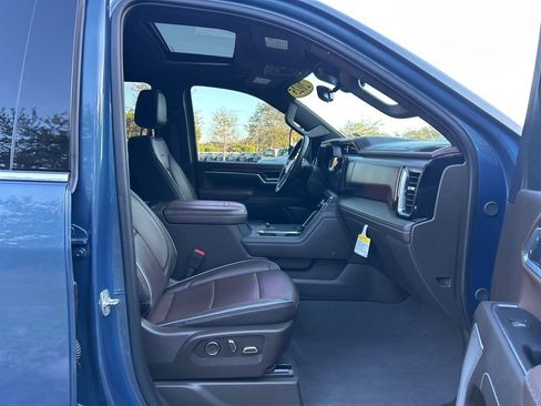 Used 2025 GMC Sierra 3500 Denali w/ Denali Reserve Package image 38