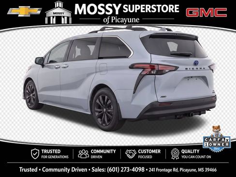 Used 2024 Toyota Sienna XLE Woodland Edition AWD/4WD image 3