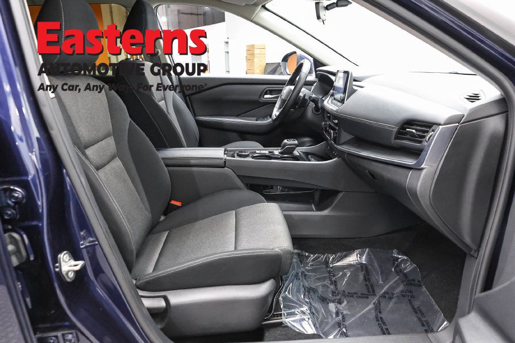 Used 2025 Nissan Rogue SV AWD/4WD image 26