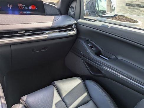 New 2025 Lincoln Navigator Reserve w/ Jet Appearance Package image 16