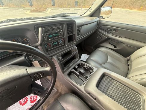 Used 2005 Chevrolet Silverado 1500 4x4 Extended Cab w/ Safe And Sound Package image 16