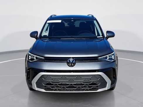 Certified 2025 Volkswagen Taos SE image 8