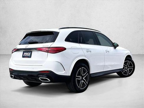 Used 2024 Mercedes-Benz GLC 300 4MATIC image 2