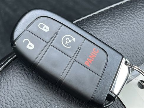 Used 2022 Jeep Compass Limited image 27