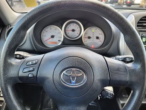 Used 2005 Toyota RAV4 4WD image 20