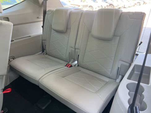 Certified 2026 Volkswagen Atlas SE w/ Panoramic Sunroof Package image 36