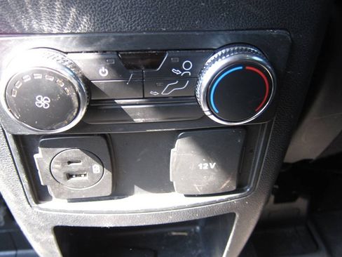 Used 2021 Ford Explorer XLT w/ Equipment Group 202A AWD/4WD image 15