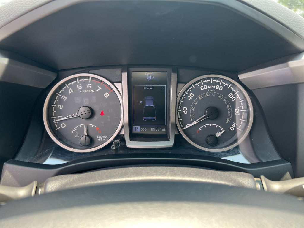 Used 2017 Toyota Tacoma SR5 w/ Tow Package RWD image 25
