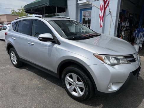 Used 2014 Toyota RAV4 XLE AWD/4WD image 3