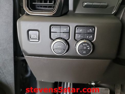 Used 2025 GMC Sierra 1500 AT4 w/ AT4 Premium Package AWD/4WD image 22