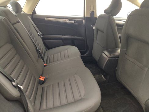 Used 2018 Ford Fusion SE FWD image 19
