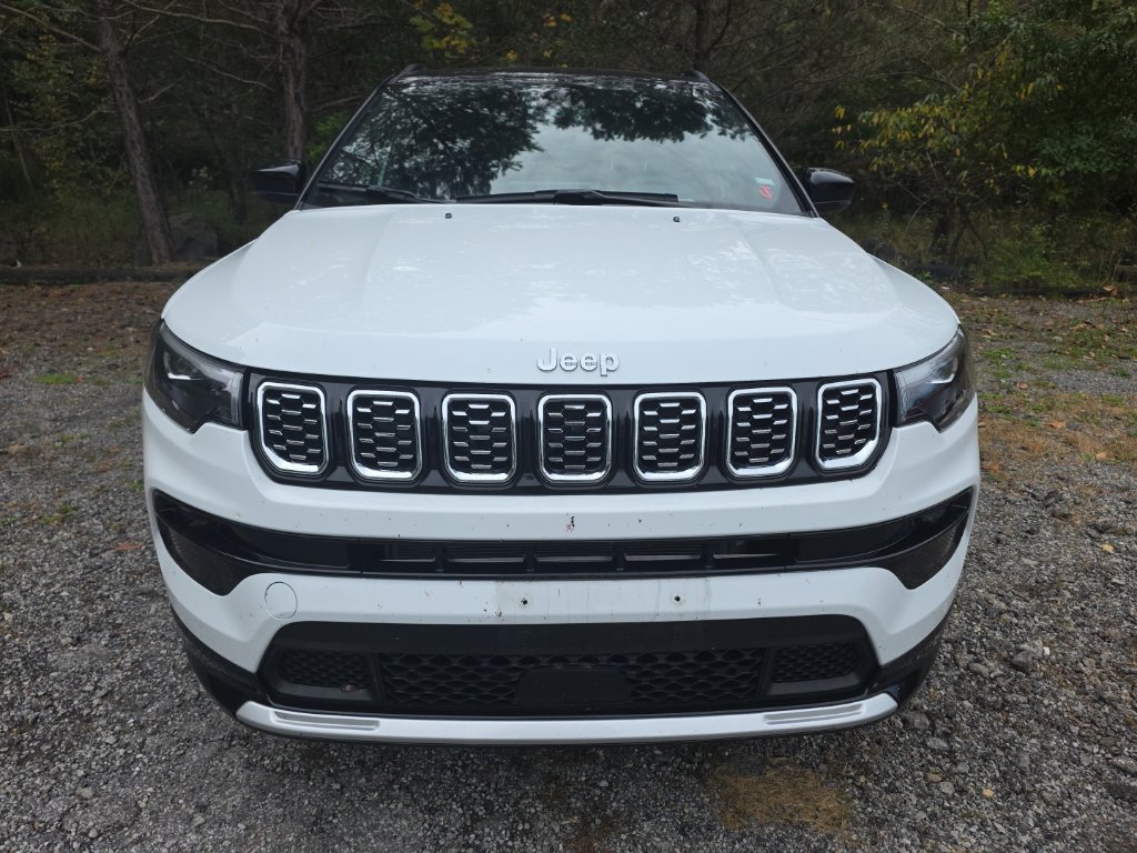 Used 2025 Jeep Compass Limited w/ Elite Group AWD/4WD image 2