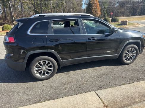 Used 2020 Jeep Cherokee Latitude Plus w/ Cold Weather Group image 5