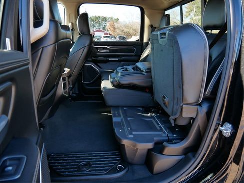 Used 2019 RAM 1500 Laramie image 12