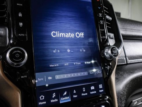 Used 2022 RAM 3500 Laramie image 27