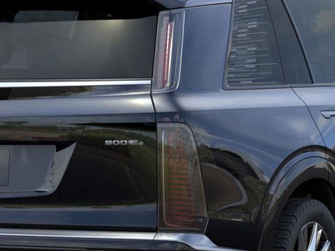 New 2026 Cadillac Vistiq Premium Luxury w/ LPO, Floor Liner Package image 12