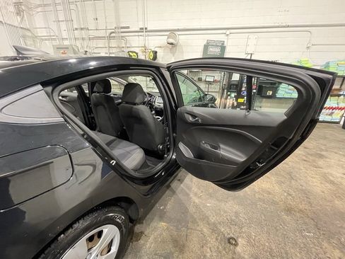 Used 2017 Chevrolet Cruze LS image 20