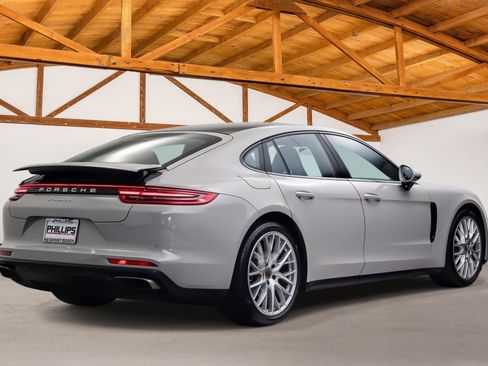 Used 2018 Porsche Panamera 4 AWD/4WD image 3