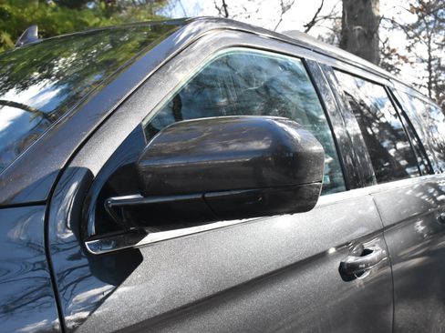 Used 2024 Ford Expedition XLT image 16