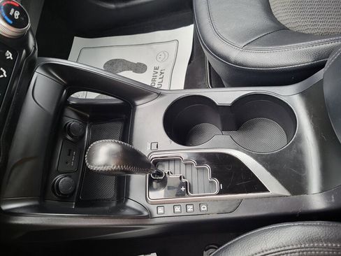 Used 2011 Hyundai Tucson GLS image 20