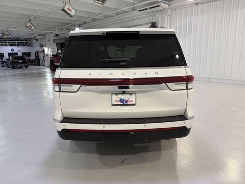 Used 2022 Lincoln Navigator Reserve RWD image 4
