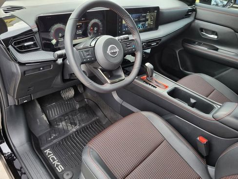 Used 2025 Nissan Kicks SR image 19