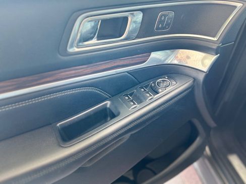 Used 2016 Ford Explorer Limited AWD/4WD image 36