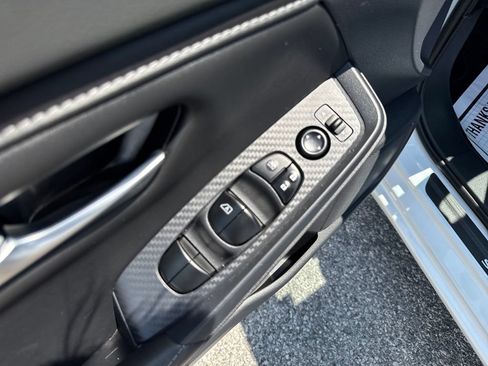 Used 2022 Nissan Sentra SV FWD image 12
