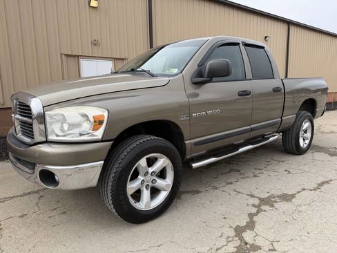Used 2007 Dodge Ram 1500 Truck SLT image 2