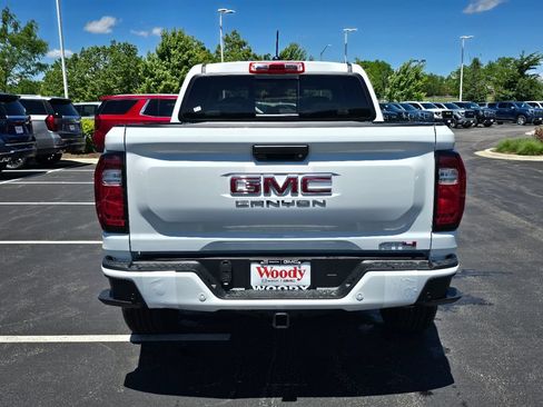 New 2026 GMC Canyon AT4 AWD/4WD image 9