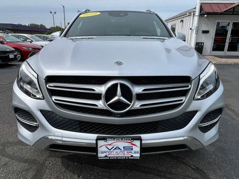 Used 2019 Mercedes-Benz GLE 400 4MATIC image 2