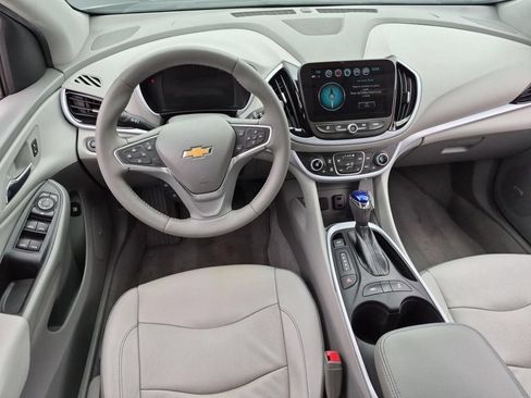 Certified 2018 Chevrolet Volt LT w/ Comfort Package FWD image 20