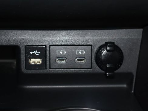 Used 2022 Toyota Highlander XLE FWD image 27