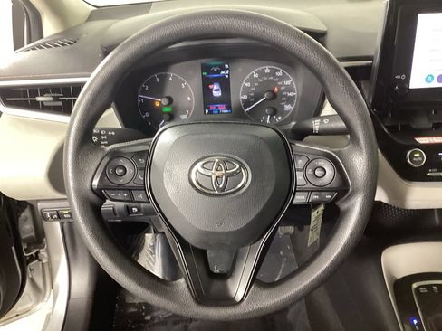 Used 2025 Toyota Corolla LE FWD image 20