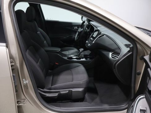 Used 2024 Chevrolet Malibu LT FWD image 4