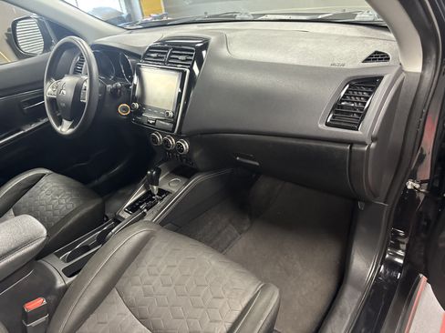 Used 2020 Mitsubishi Outlander Sport ES FWD image 8