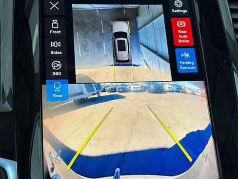 Certified 2024 Volvo XC90 T8 Plus w/ Protection Package Premier image 24