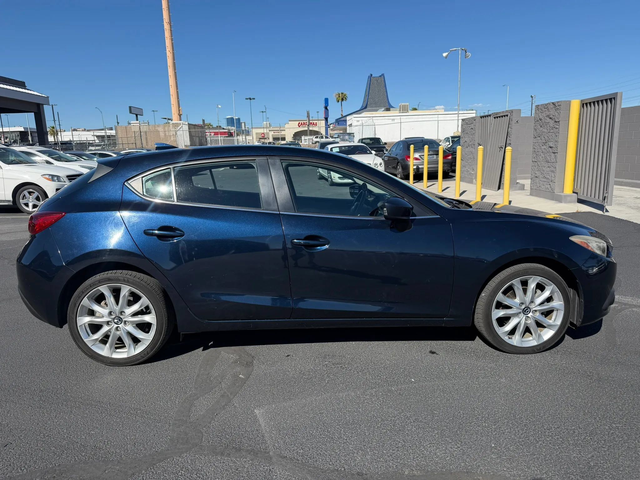 Used 2016 MAZDA MAZDA3 s Touring FWD image 3