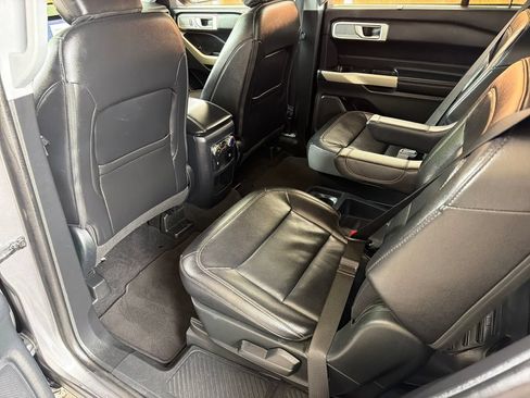 Used 2021 Ford Explorer Limited w/ Equipment Group 301A RWD image 30