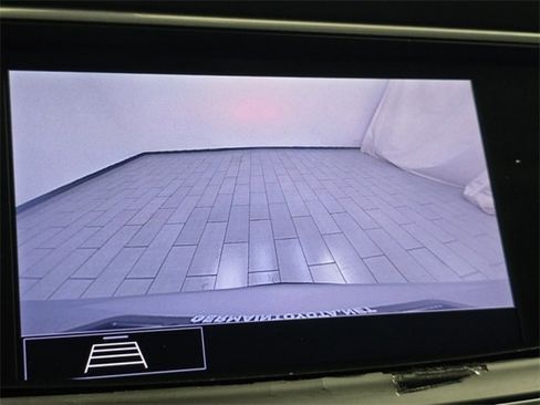 Used 2020 Buick Enclave Essence image 5