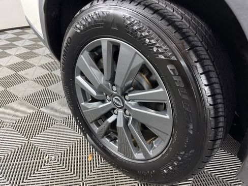 Used 2022 Nissan Pathfinder SV w/ SV Premium Package FWD image 17