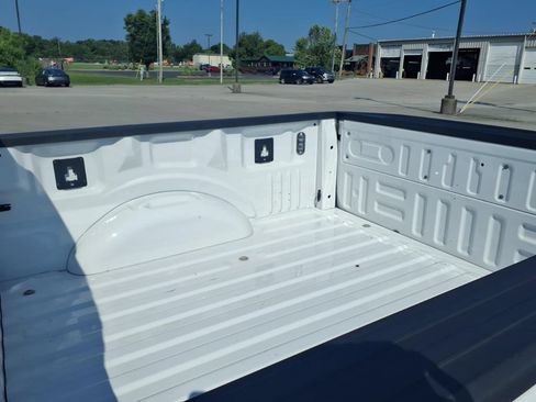 Used 2019 Ford F150 Lariat w/ Equipment Group 502A Luxury AWD/4WD image 15