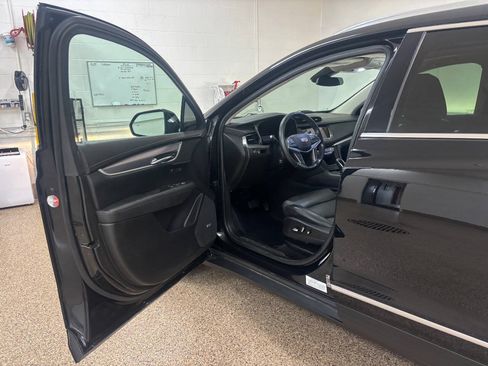 Used 2019 Cadillac XT5 Luxury AWD/4WD image 6