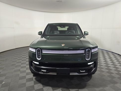 Used 2022 Rivian R1T Adventure image 8