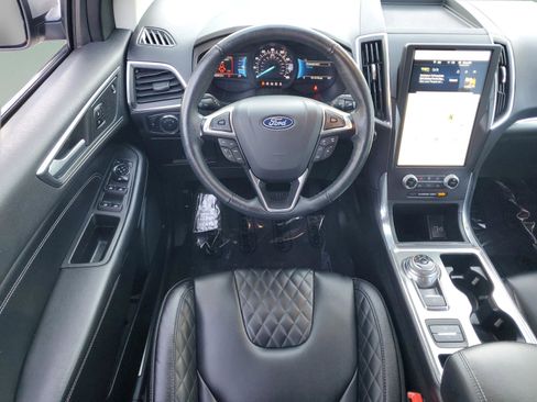 Used 2024 Ford Edge Titanium image 10
