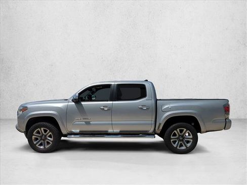 Used 2016 Toyota Tacoma Limited w/ Towing Package AWD/4WD image 8