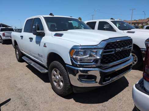Used 2024 RAM 2500 Big Horn AWD/4WD image 2