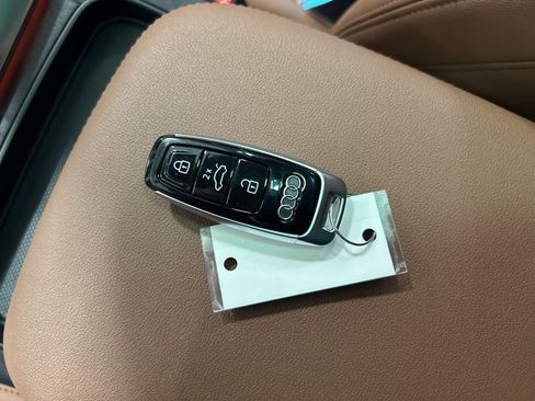 Used 2023 Audi Q8 Prestige image 21